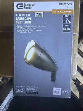1005957423 Commercial Electric 120v-277v 30watts 2500 Lumen Black Metal Spot Light New