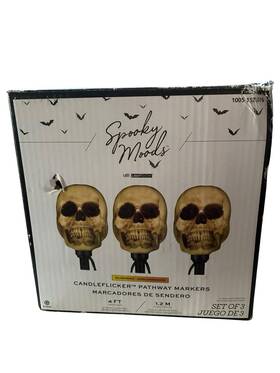 Gemmy 191245261278 Spooky Moods Skull 4ft Pathway Stake Led Light Show Path Plastic Blow Mold