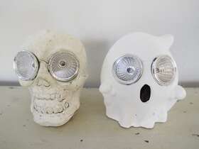 Greenbrier 195464024843 Set 2 Cement Skull And Ghost Led Solar Powered Light Halloween Decor