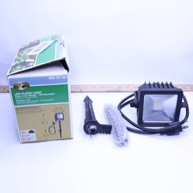 1002 Hampton Bay 627442083899 Line Voltage Outdoor Integrated Led Landscape Flood Light - Dirty