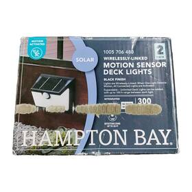 Nxt-1781 Hampton Bay 2-pk Motion Sensing Led Outdoor Solar Deck Light New