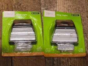 Mainstays 842353114733 2 - Solar-powered Led Deck / Fence Light 8 Hours Of