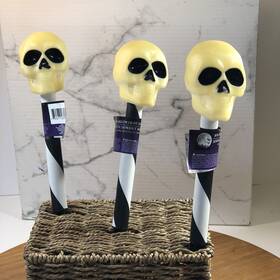 222572 Solar Skull Light Stake Lot Of 3 Powered Skeleton Stakes Halloween Path Lighting 14 Inch