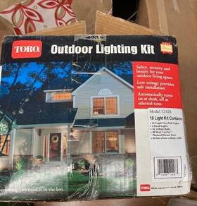 52428 Toro Nos 18pc Outdoor Landscape Lighting System Kit 50 Foot Cable 14 Ga