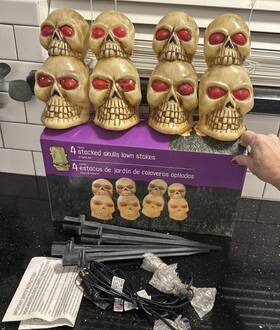 Walmart 764878756222 4 Stacked Skulls Lawn Stakes Outdoor Lighted Total Spooky Halloween Decor