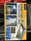Wagan EL8591 3000 Lumen Led Solar Street Light With Remote Control Outdoor So.... Fixed Price $140.00.